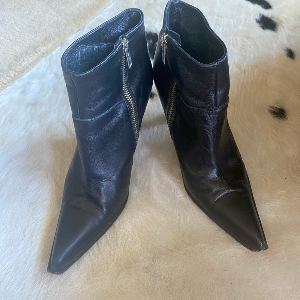 Beautiful Bebe Italian leather black booties size 6.